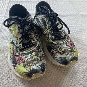 Brooks Adrenaline Running Shoes GTS 20 Womens  6.5 B Tropical Floral RARE